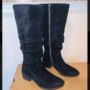 BORN Doyle Boots - Distressed Suede Black